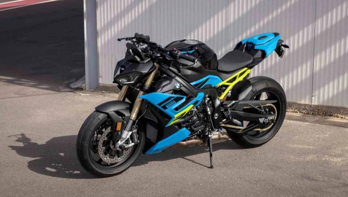 BMW S 1000 R 2025: रोमांचक स्पोर्ट्स बाइक, 16.12 kmpl माइलेज और नई कीमत के साथ