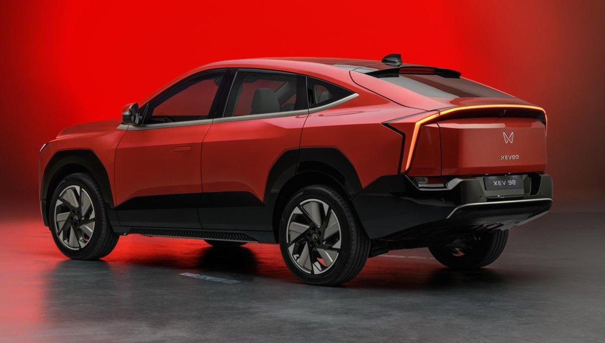 Mahindra XEV 9e 2025: 656 किमी रेंज, पावरफुल इलेक्ट्रिक SUV और कीमत सिर्फ ₹21.90 लाख से