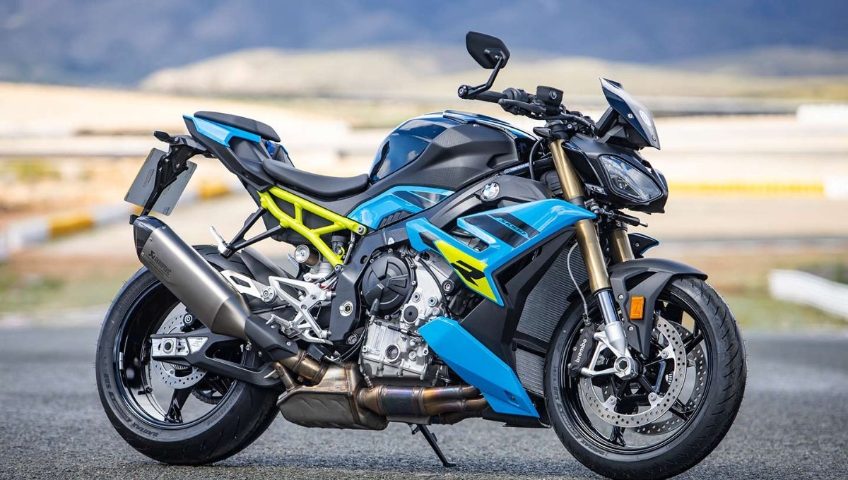 BMW S 1000 R 2025: रोमांचक स्पोर्ट्स बाइक, 16.12 kmpl माइलेज और नई कीमत के साथ