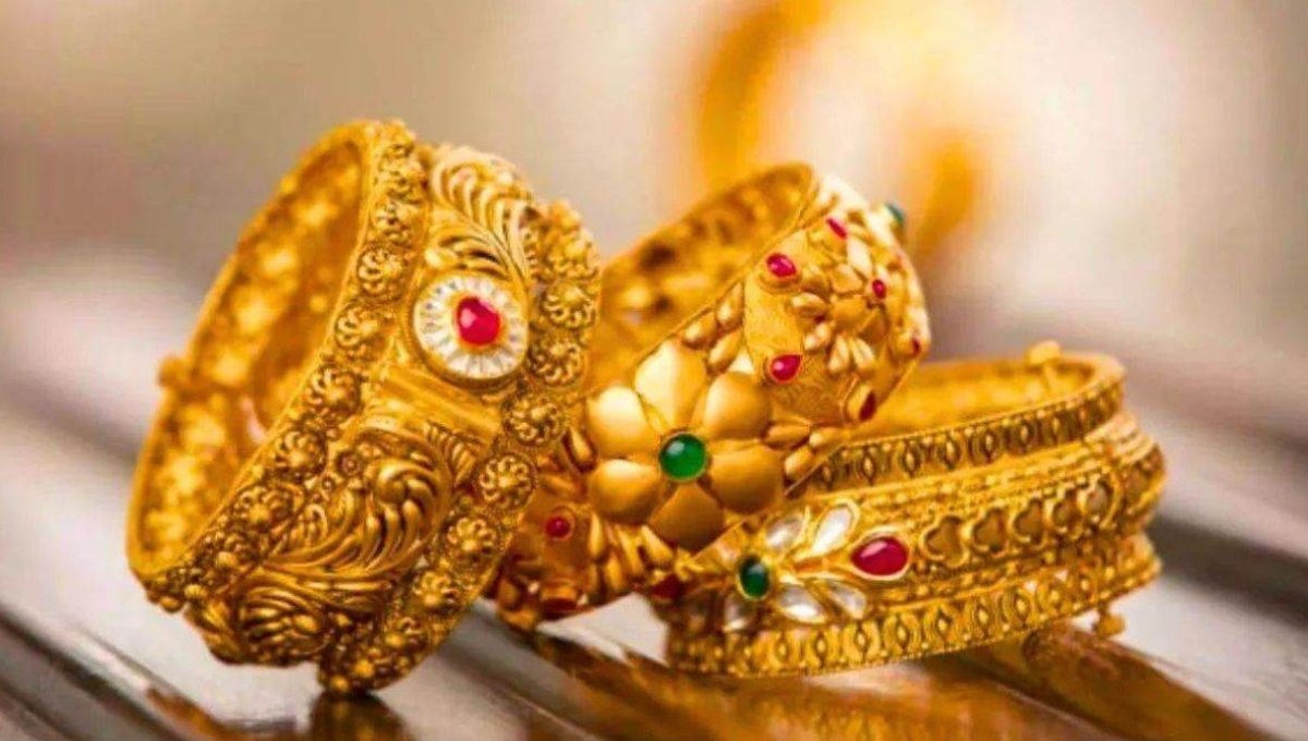 Festive Season में सोना चमका, चांदी ने भी पकड़ी रफ्तार