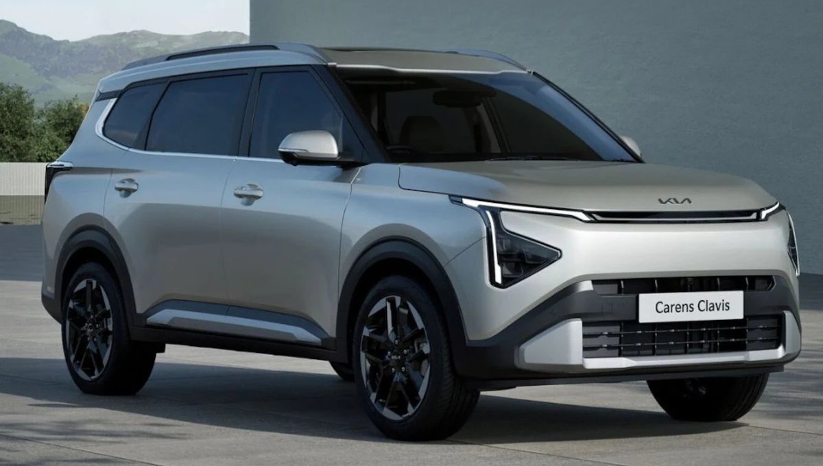 Kia Carens Clavis EV: 17.99 लाख की कीमत, 300+ Km रेंज और सिर्फ 3 लाख डाउन पेमेंट पर घर लाएं