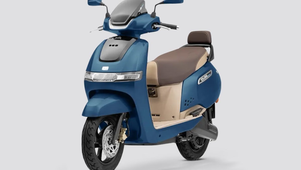 TVS iQube: स्मार्ट फीचर्स और 212 किमी रेंज 96,000 से शुरू