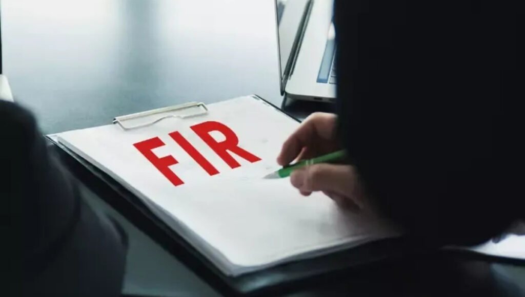 Lucknow Land Scam: गोमतीनगर, लखनऊ में करोड़ों की रियल एस्टेट धोखाधड़ी के मामले में बीजेपी नेता के परिवार के खिलाफ FIR दर्ज