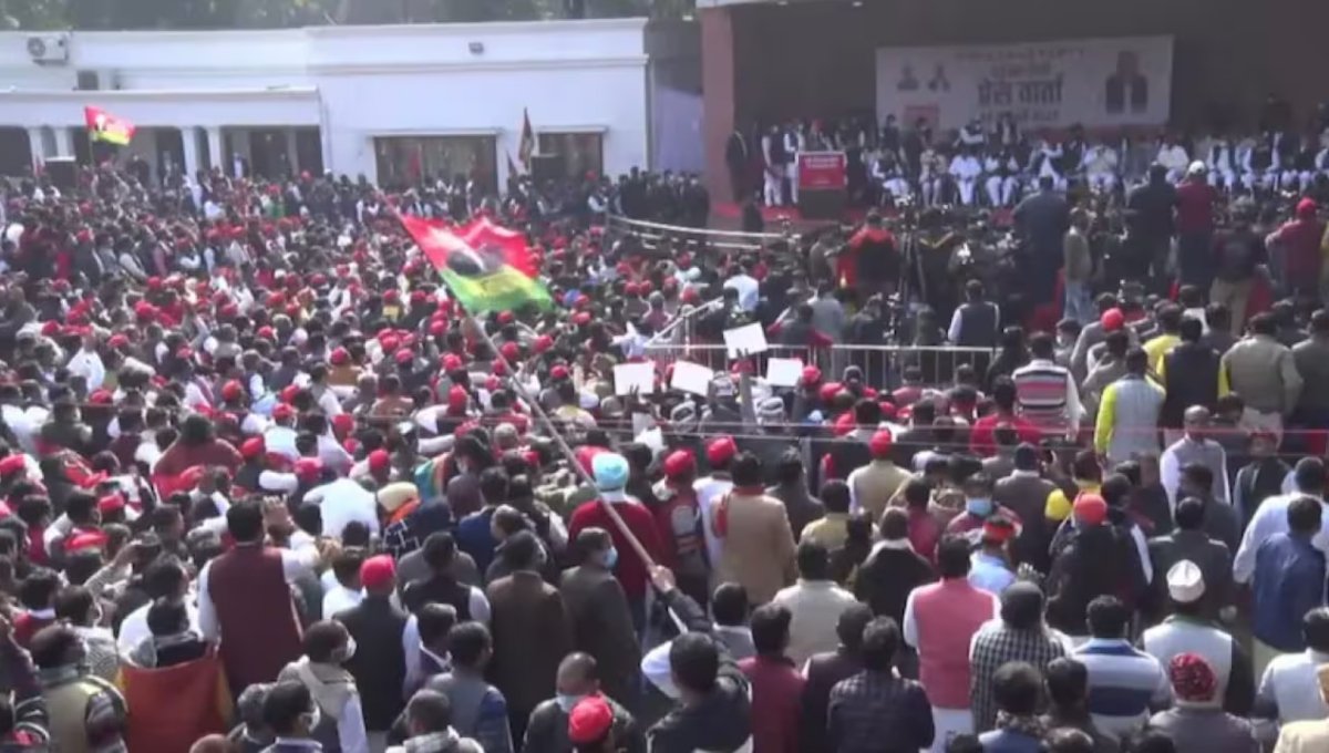 Vijay Political Campaign: Stampede at Karur rally, 39 deaths shake Tamil Nadu politics 