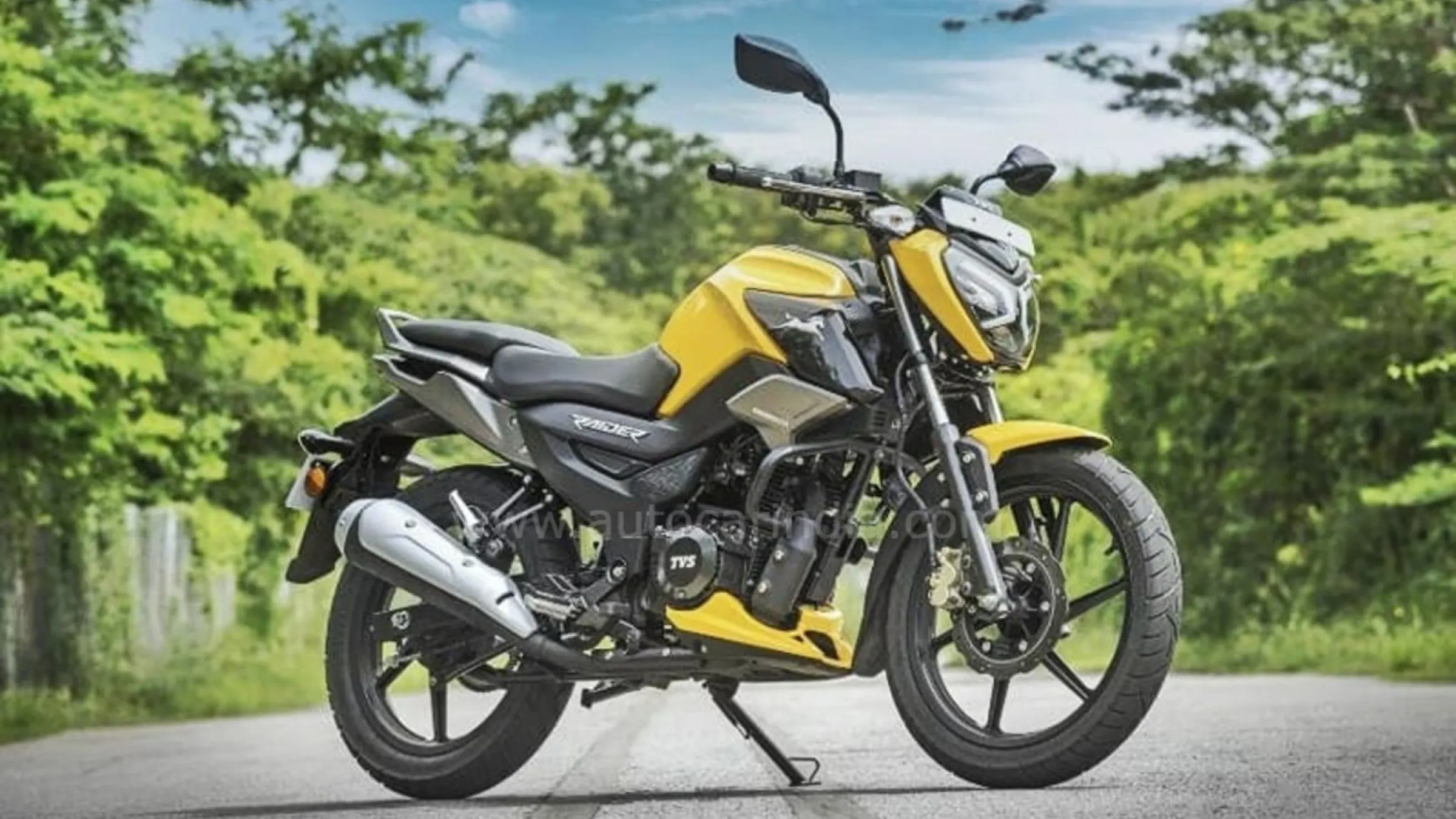TVS Raider 125cc दमदार माइलेज मॉडर्न फीचर्स और स्पोर्टी लुक के साथ नई पीढ़ी की पसंद