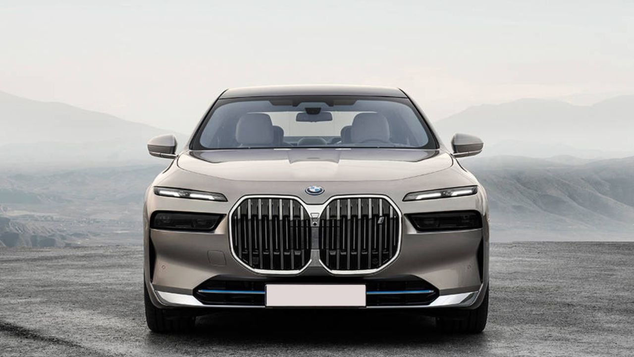 BMW i7