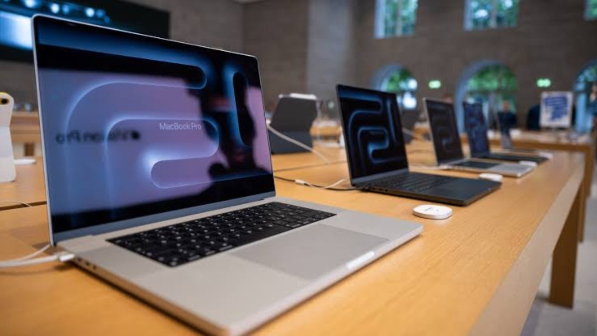 Apple Touchscreen MacBook