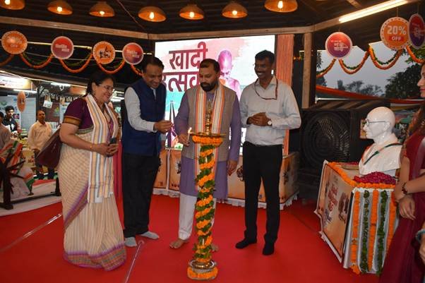 Khadi Exhibition — प्रदर्शनी में दीप प्रज्वलन